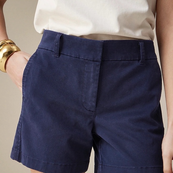 J. Crew Pants - J Crew 5” Broken In chino short (Size 6)